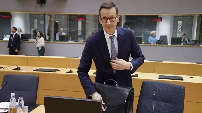 Donald Tusk helyett Mateusz Morawiecki miniszterelnököt bízza meg kormányalakítással a lengyel államfő.