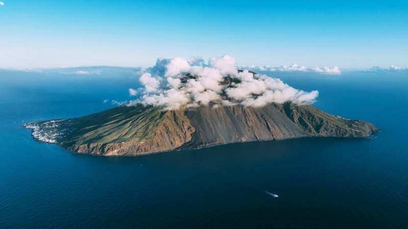 Stromboli vulkánszigetén a legmagasabb riasztást rendelték el